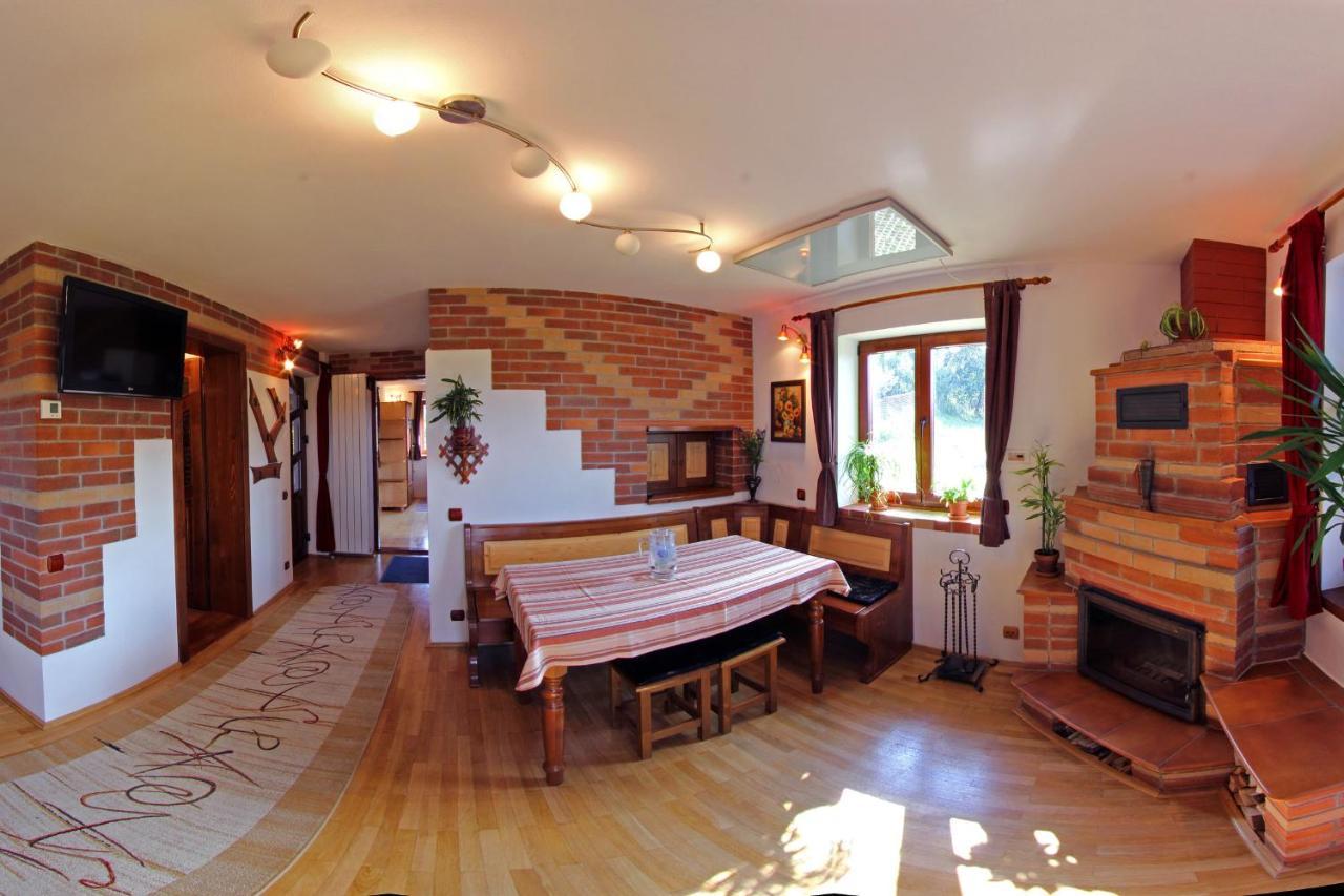 Casa Zollo Apartment Sălişte Екстериор снимка